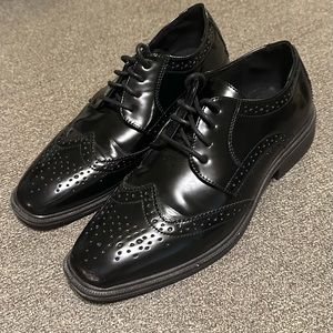 Boys Dress Shoes size 4